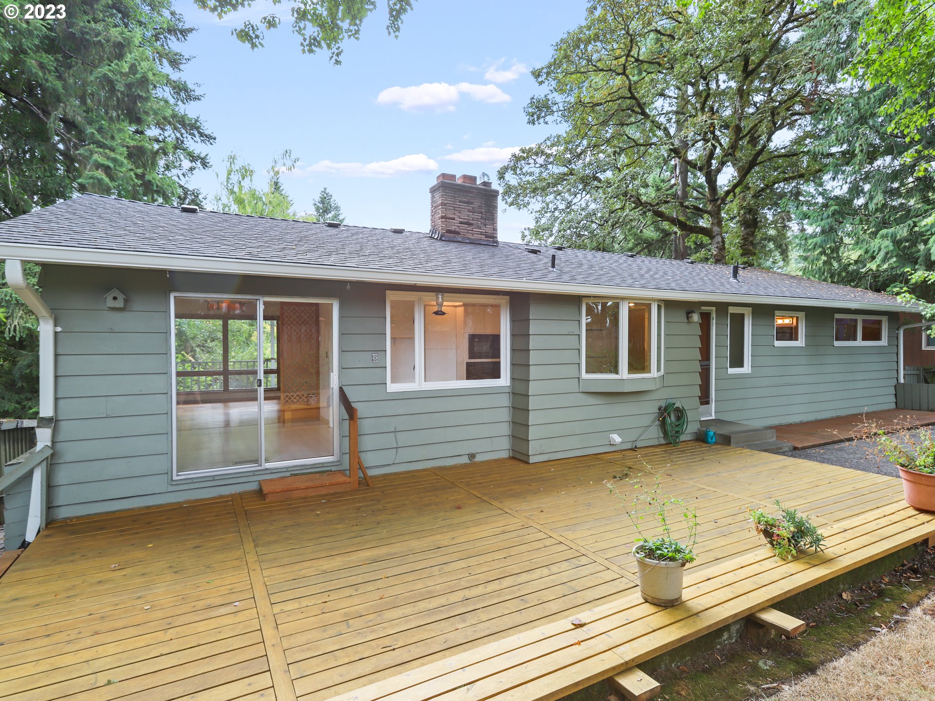 1975 Mapleleaf Road Lake Oswego, OR 97034 - Photo 34 of 37 a view of a house with pool