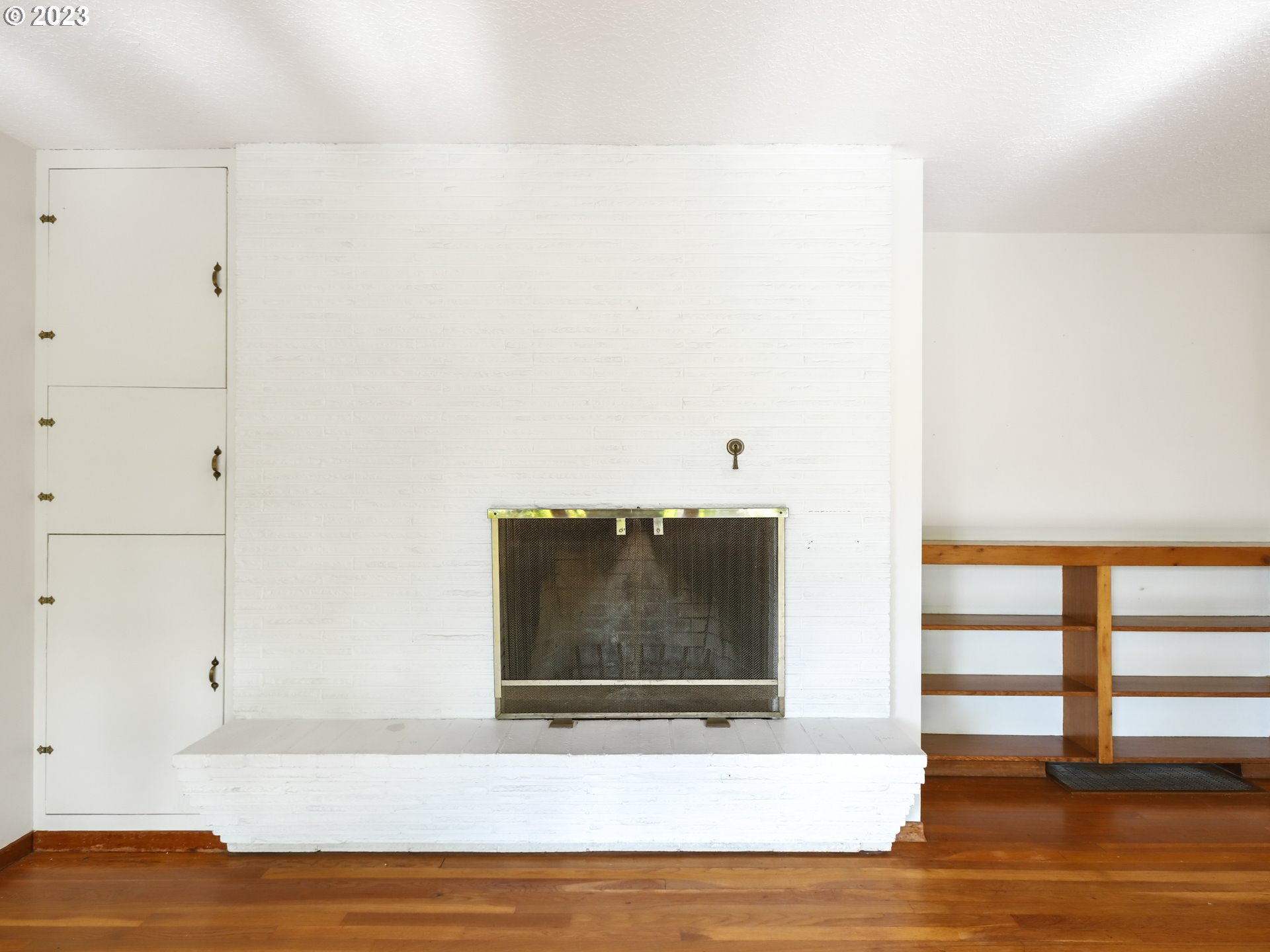 1975 Mapleleaf Road Lake Oswego, OR 97034 - Photo 10 of 37 a view of entryway with wooden floor