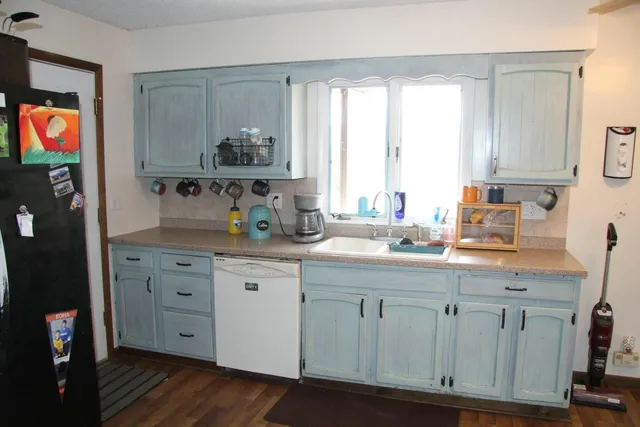 $283,500 | 1029 Azaleamum Drive, Three Rivers, MI 49093