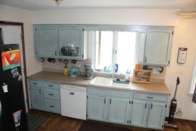 $283,500 | 1029 Azaleamum Drive, Three Rivers, MI 49093