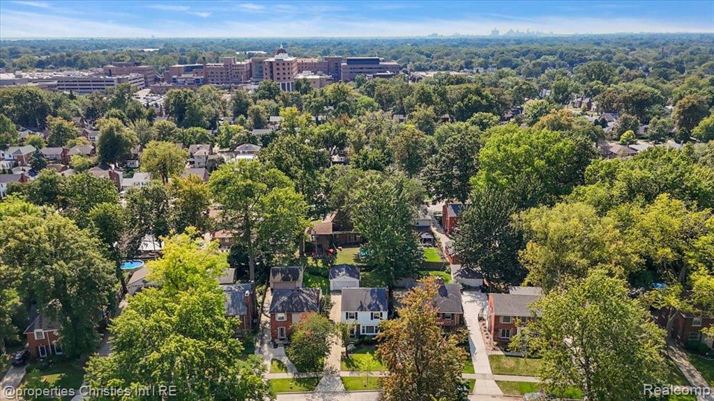 1683 Severn Road Grosse Pointe Woods, MI 48236 - Photo 42 of 47