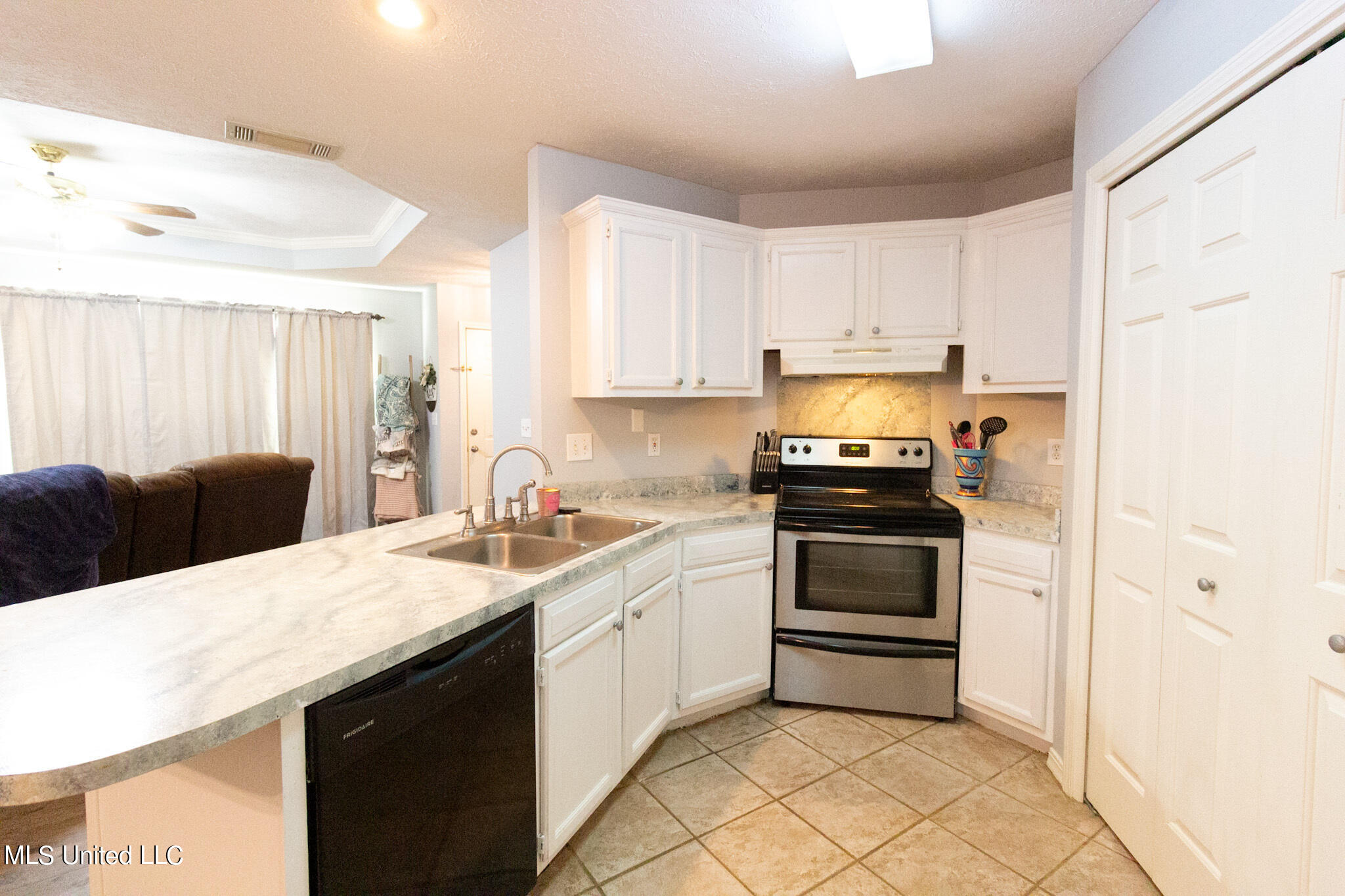 200 Kings Ridge Cove Brandon, MS 39047 - Photo 2 of 13 9E09AF96-DF1E-4575-ACDB-BBDB986666E5