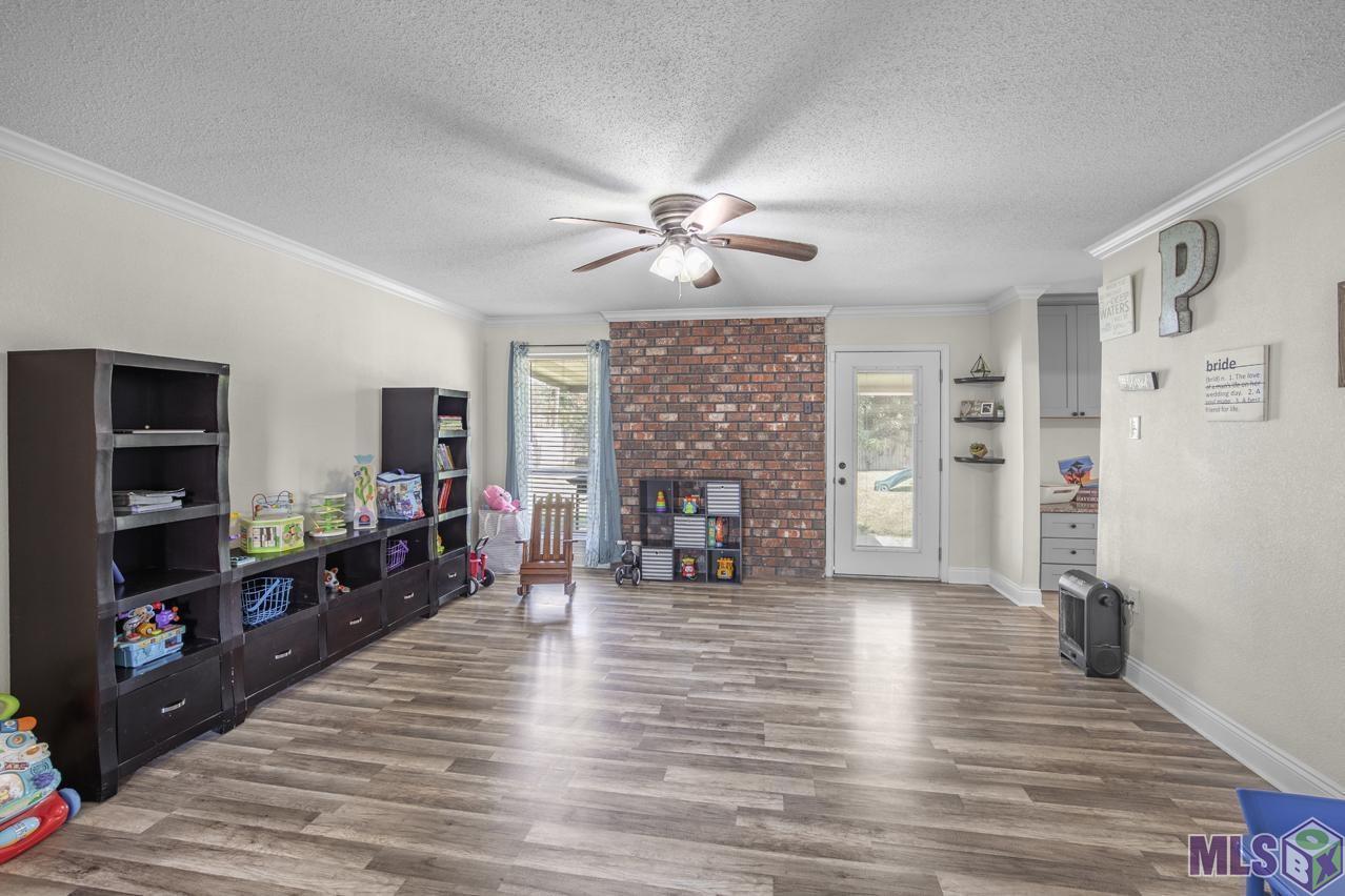 9469 Rustling Oaks Drive Baton Rouge, LA 70818 - Photo 5 of 17 Gallery Image 5