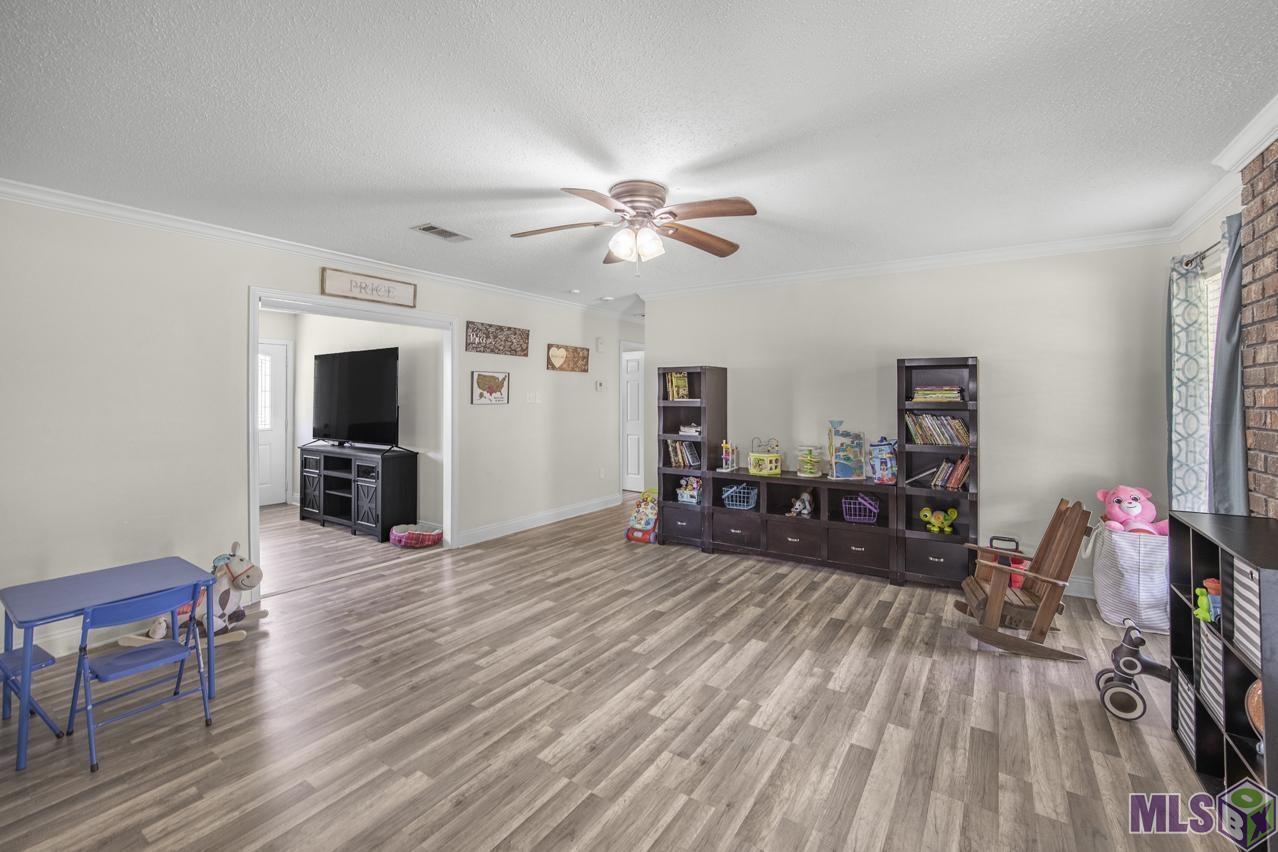 9469 Rustling Oaks Drive Baton Rouge, LA 70818 - Photo 6 of 17 Gallery Image 6