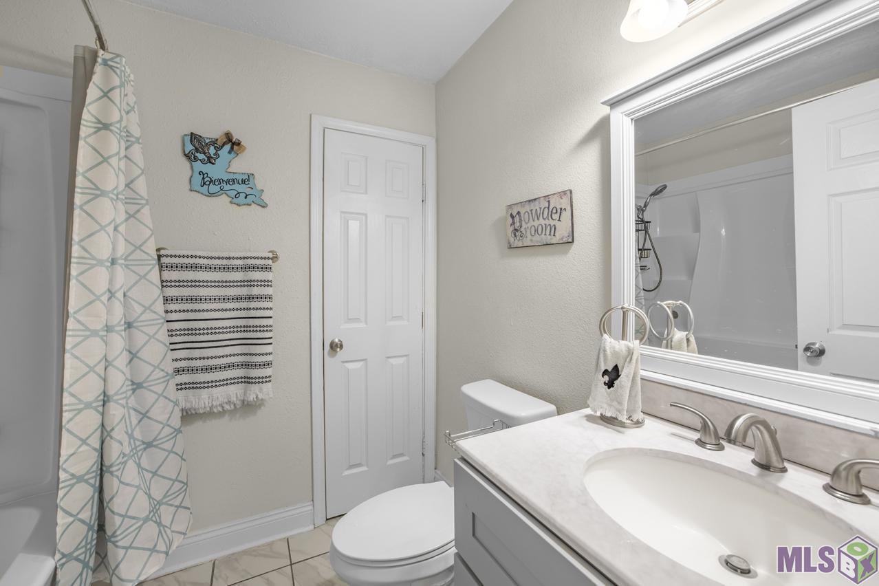 9469 Rustling Oaks Drive Baton Rouge, LA 70818 - Photo 9 of 17 Gallery Image 9