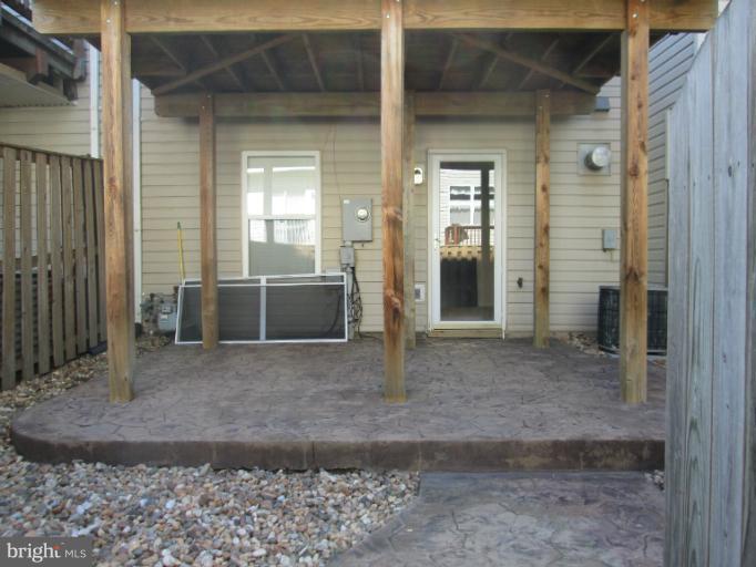6441 McCoy Road Centreville, VA 20121 - Photo 8 of 14 Exterior (Rear)