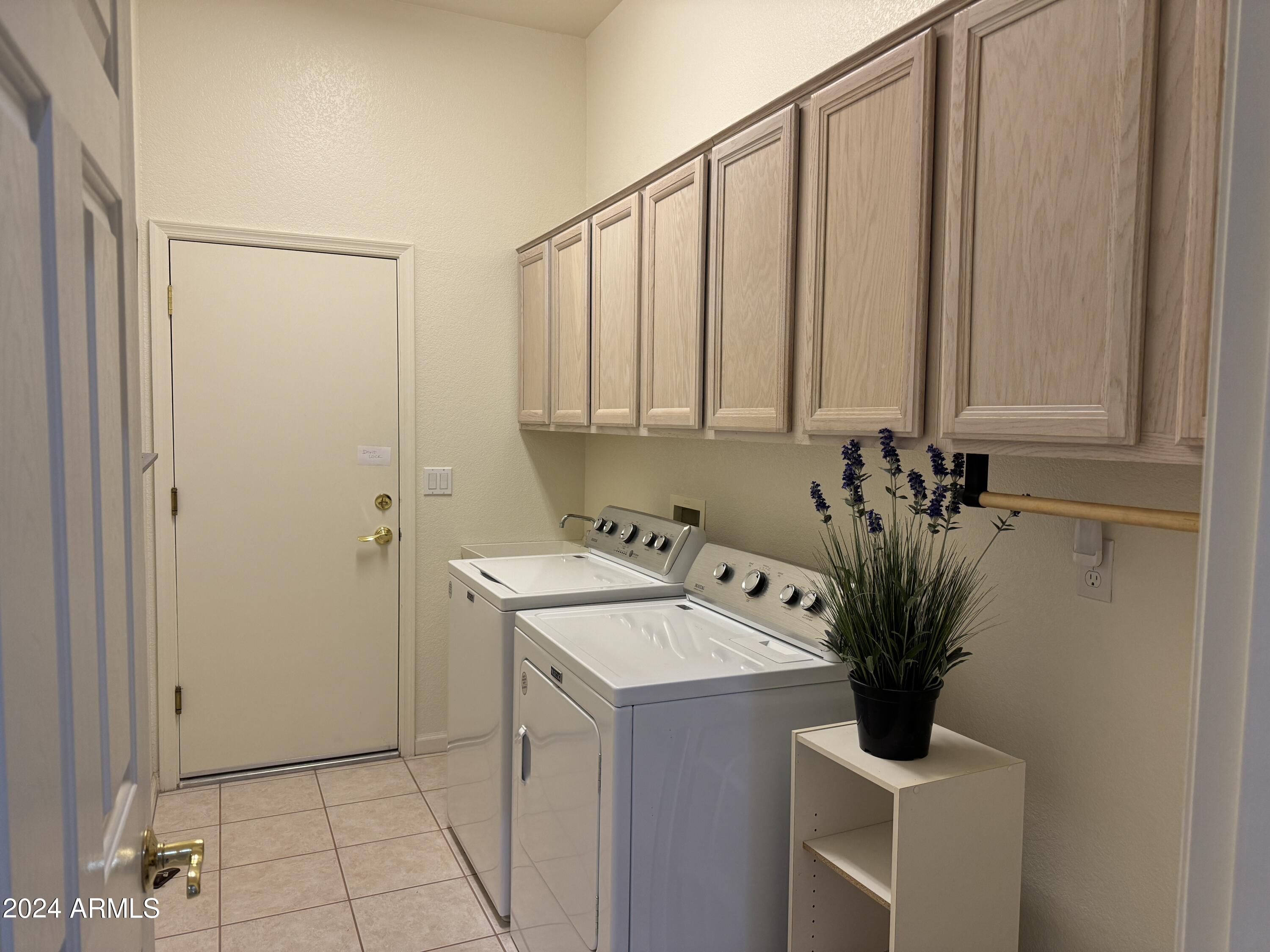 7361 Rugged Ironwood Road Gold Canyon, AZ 85118 - Photo 20 of 52 Laundry room