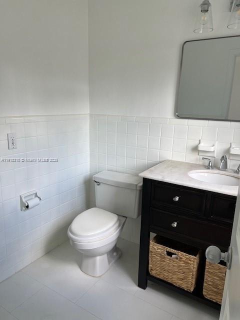 1860 Southwest 4th Avenue Miami, FL 33129 - Photo 10 of 13 a bathroom with a sink and a toilet