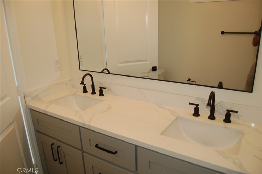 425 West Duarte Road, Unit 411A Monrovia, CA 91016 - Photo 18 of 31