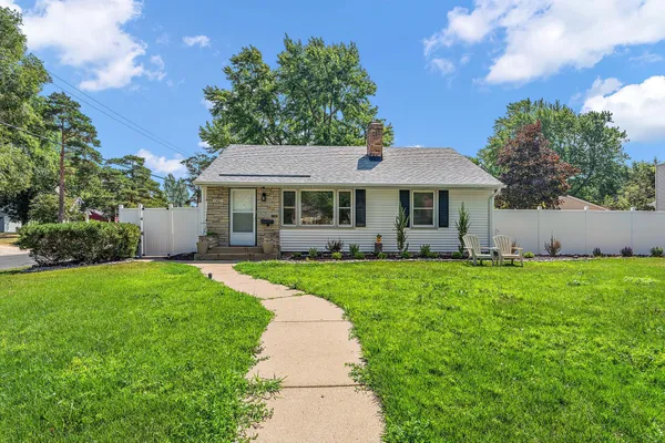 $2,795 | 1401 Nevada Avenue, St. Louis Park, MN 55426