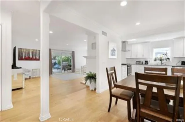 $6,900 | 22335 Kittridge Street, Woodland Hills, CA 91303