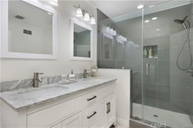 $6,900 | 22335 Kittridge Street, Woodland Hills, CA 91303