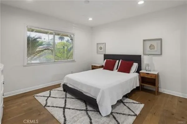 $6,250 | 22335 Kittridge Street, Woodland Hills, CA 91307