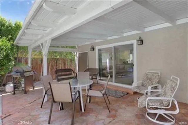 $6,900 | 22335 Kittridge Street, Woodland Hills, CA 91303