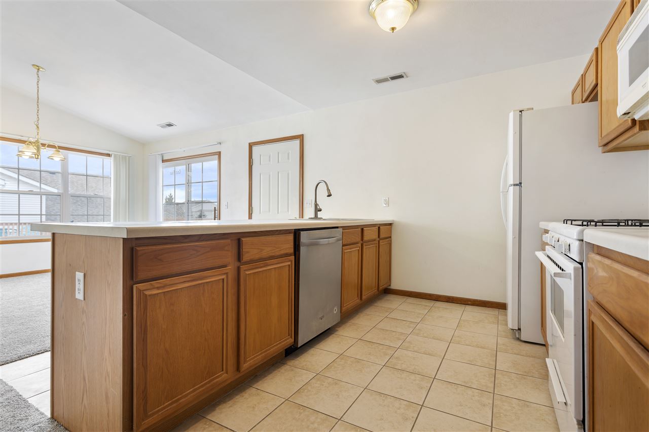 10190 Monarch Road, Unit D Roscoe, IL 61073 - Photo 7 of 15 Gallery Image 7