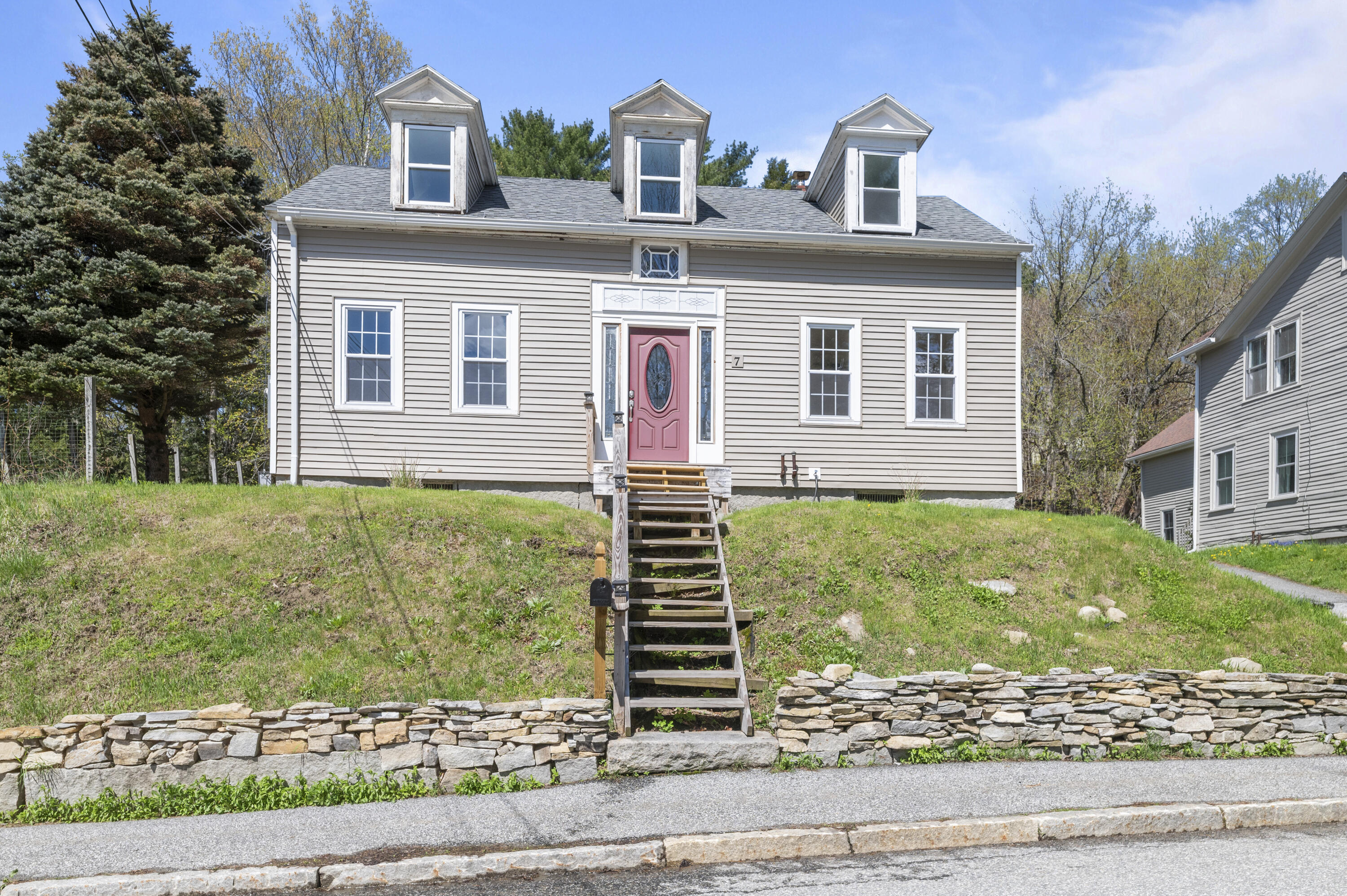 7 Spring Street Hallowell, ME 04347 - Photo 1 of 31 DSC_1020