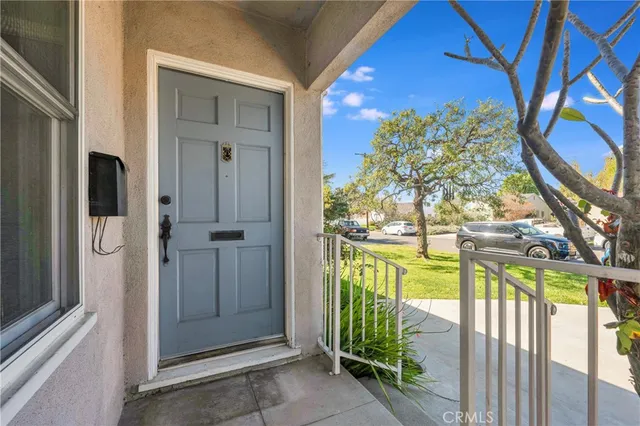 $925,000 | 6350 Costello Avenue, Valley Glen, CA 91401