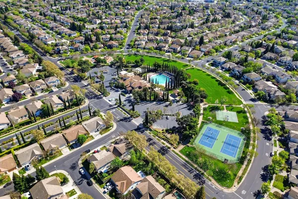 $625,000 | 9795 West Taron Drive, Elk Grove, CA 95757