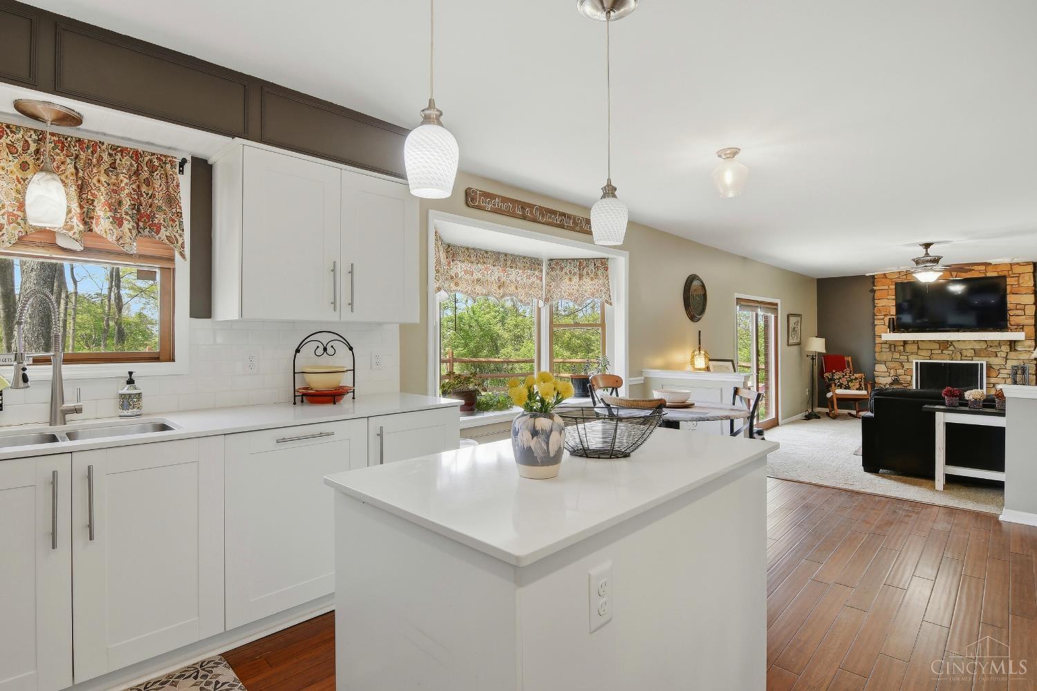 4374 Boomer Road Cincinnati, OH 45247 - Photo 12 of 49