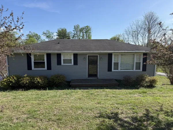 $259,900 | 766 East McMurry Boulevard, Hartsville, TN 37074