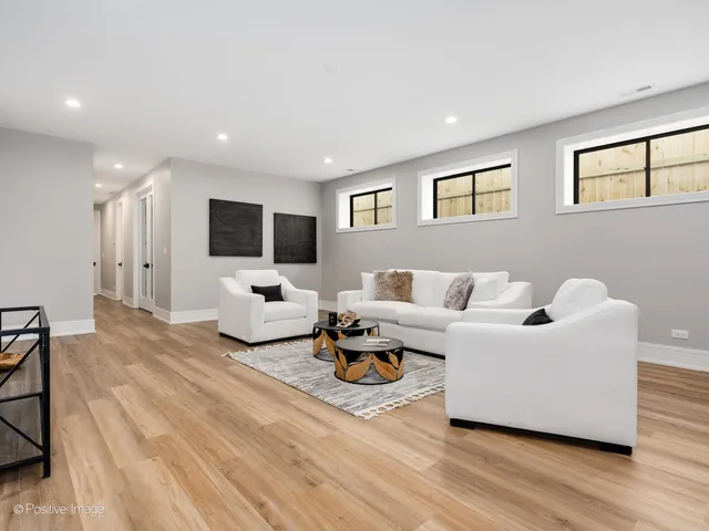 $1,800,000 | 2902 North Seeley Avenue, Chicago, IL 60618