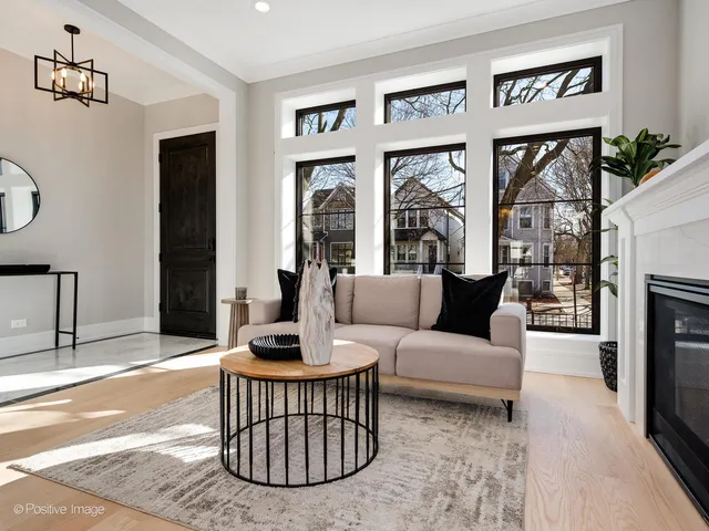 $1,800,000 | 2902 North Seeley Avenue, Chicago, IL 60618