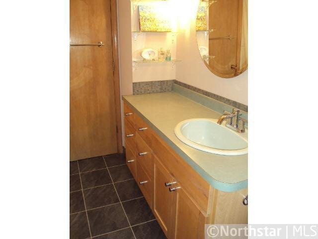 973 Riley Avenue New Richmond, WI 54017 - Photo 11 of 18 Gallery Image 11