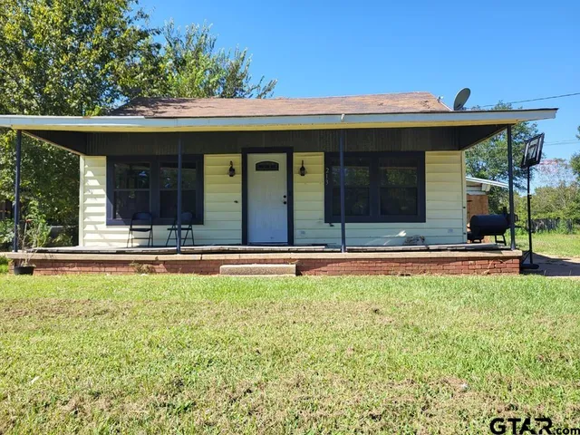 $80,000 | 213 Hawthorne Street, Elkhart, TX 75839