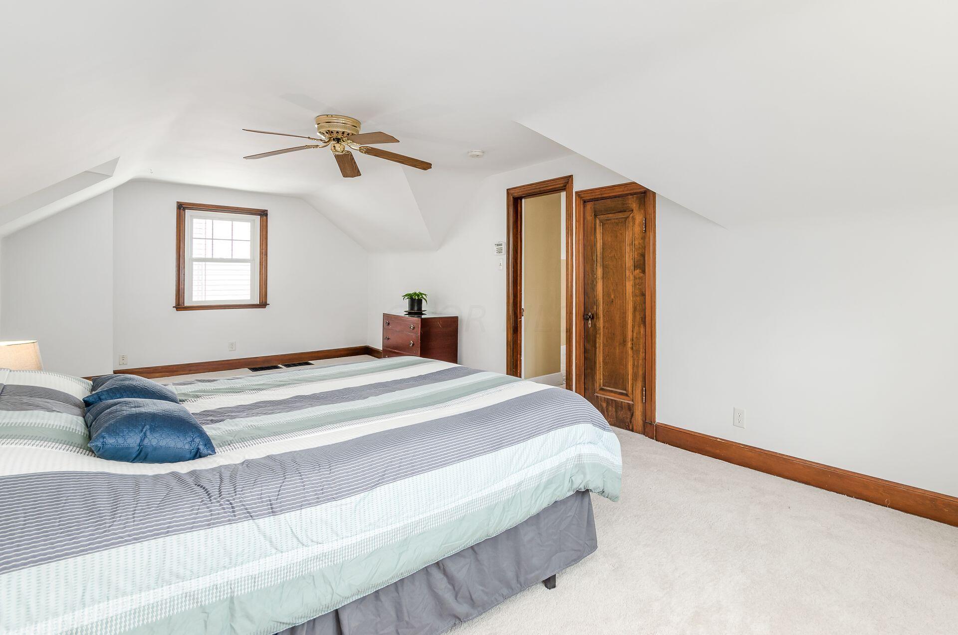 806 South Cassingham Road Columbus, OH 43209 - Photo 27 of 38 2nd floor suite