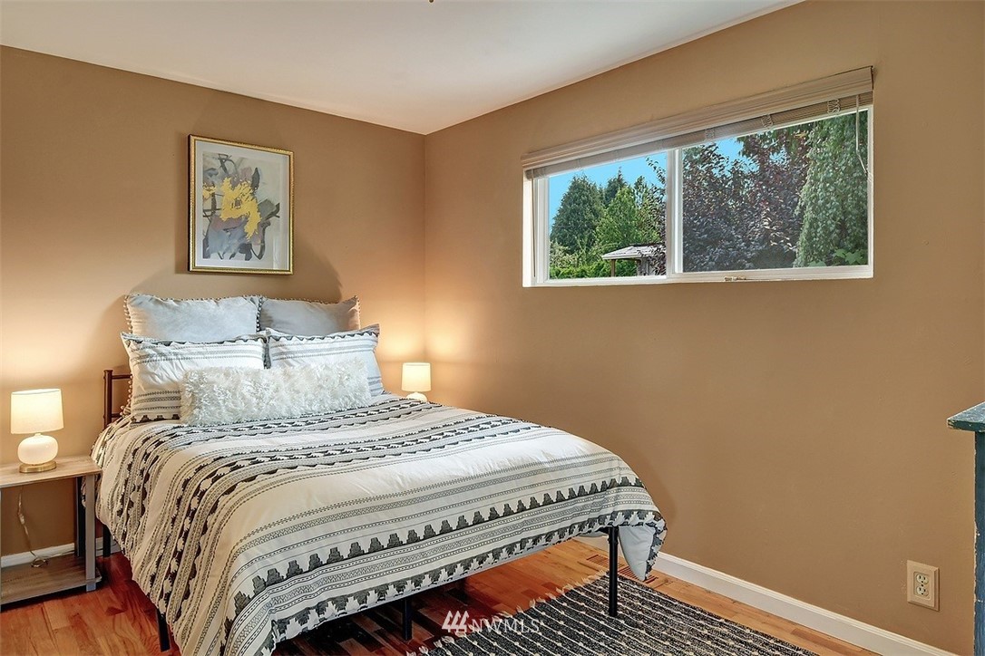 8112 215th Street Southwest Edmonds, WA 98026 - Photo 14 of 24 Gallery Image 14
