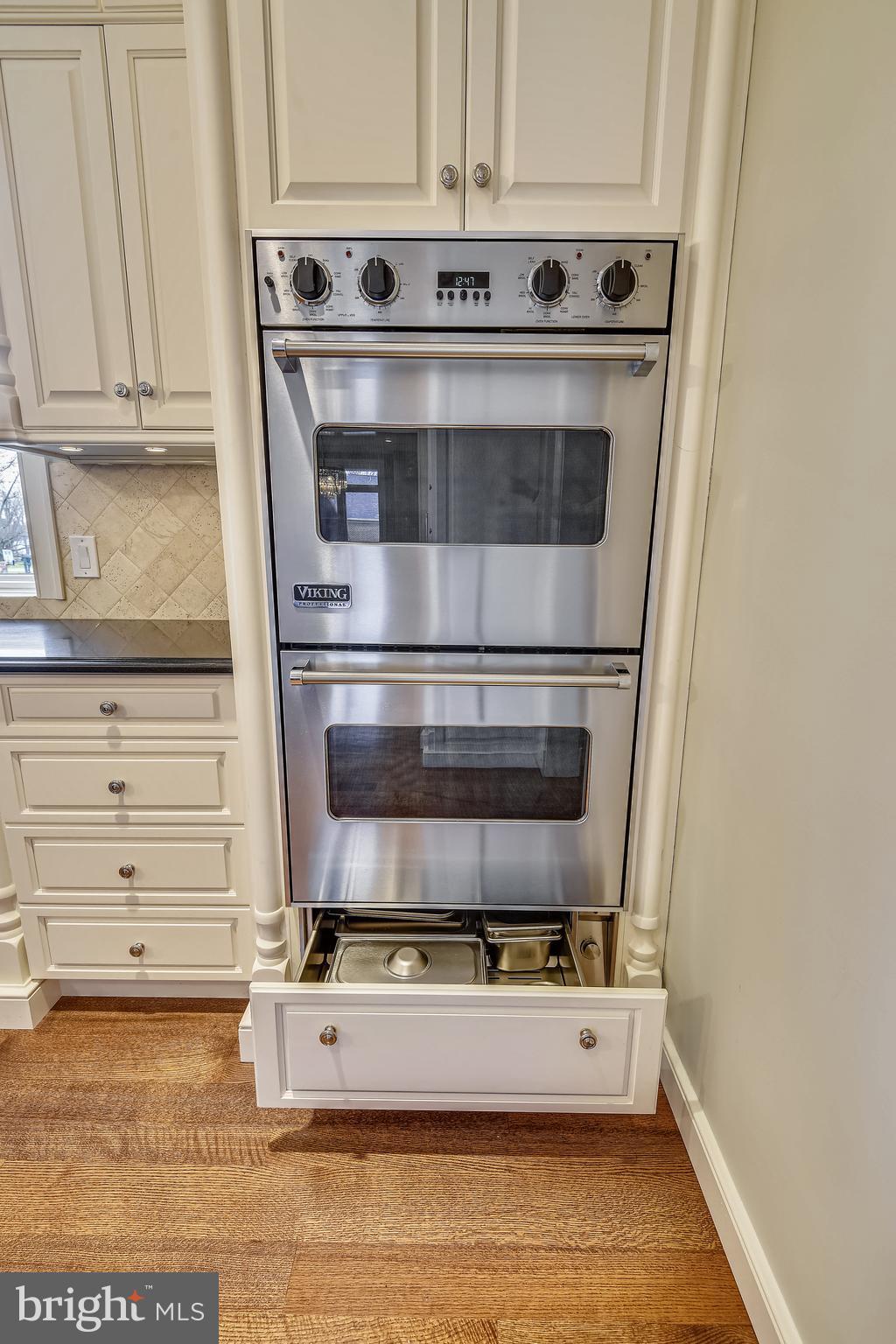 680 South River Landing Road Edgewater, MD 21037 - Photo 35 of 83 Viking double convection ovens and warming drawer