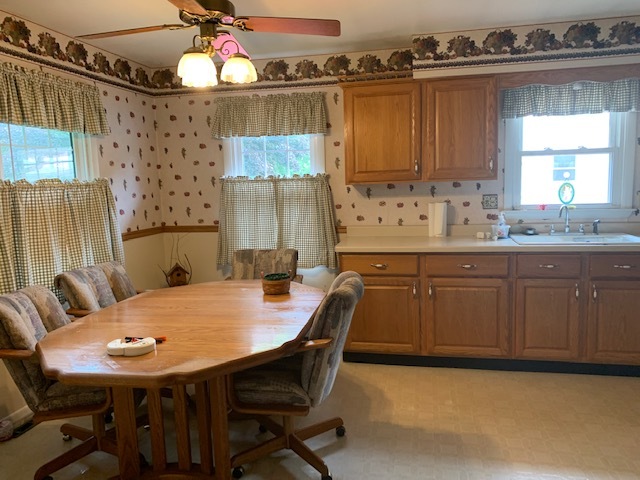 212 Ridge Street Creston, IL 61068 - Photo 6 of 23
