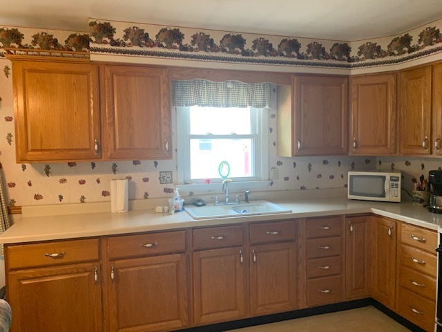 212 Ridge Street Creston, IL 61068 - Photo 8 of 23