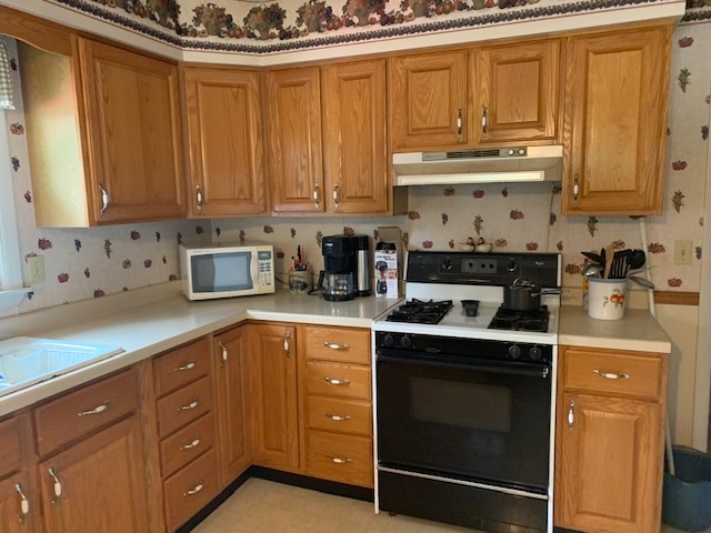 212 Ridge Street Creston, IL 61068 - Photo 9 of 23