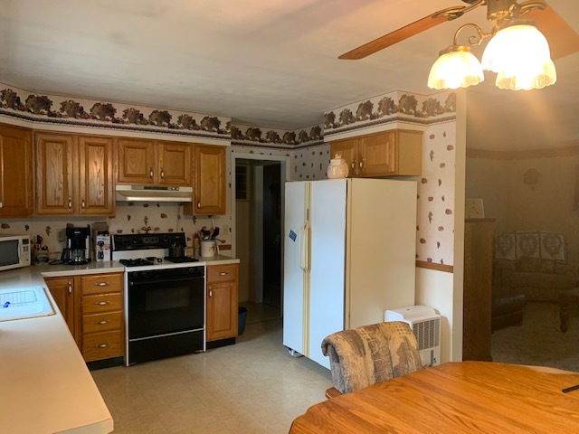 212 Ridge Street Creston, IL 61068 - Photo 10 of 23