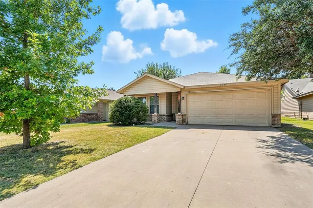 $304,500 | 2939 St Zachary Drive, Dallas, TX 75233