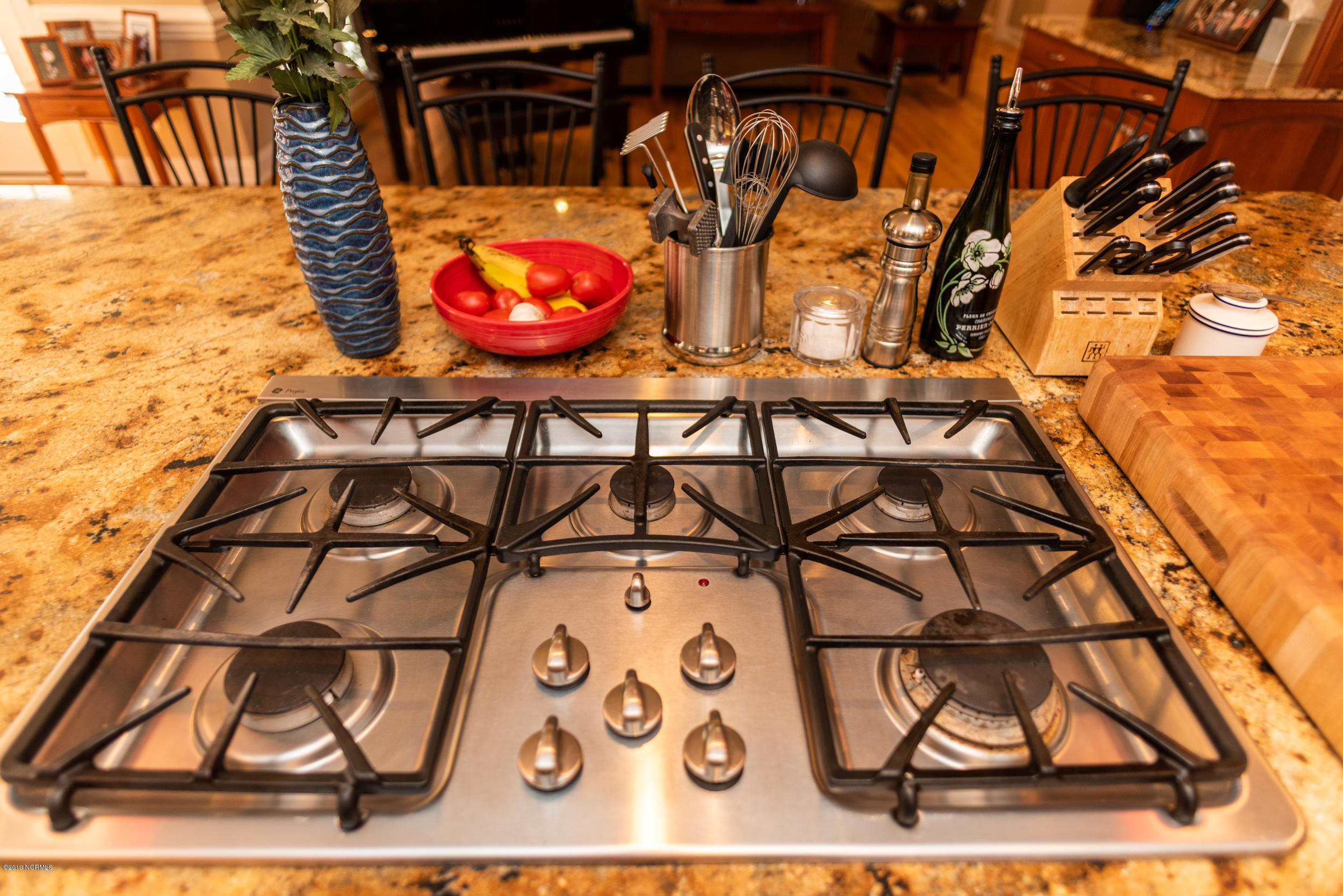 124 Friburg Road New Bern, NC 28562 - Photo 17 of 59 Gas cooktop