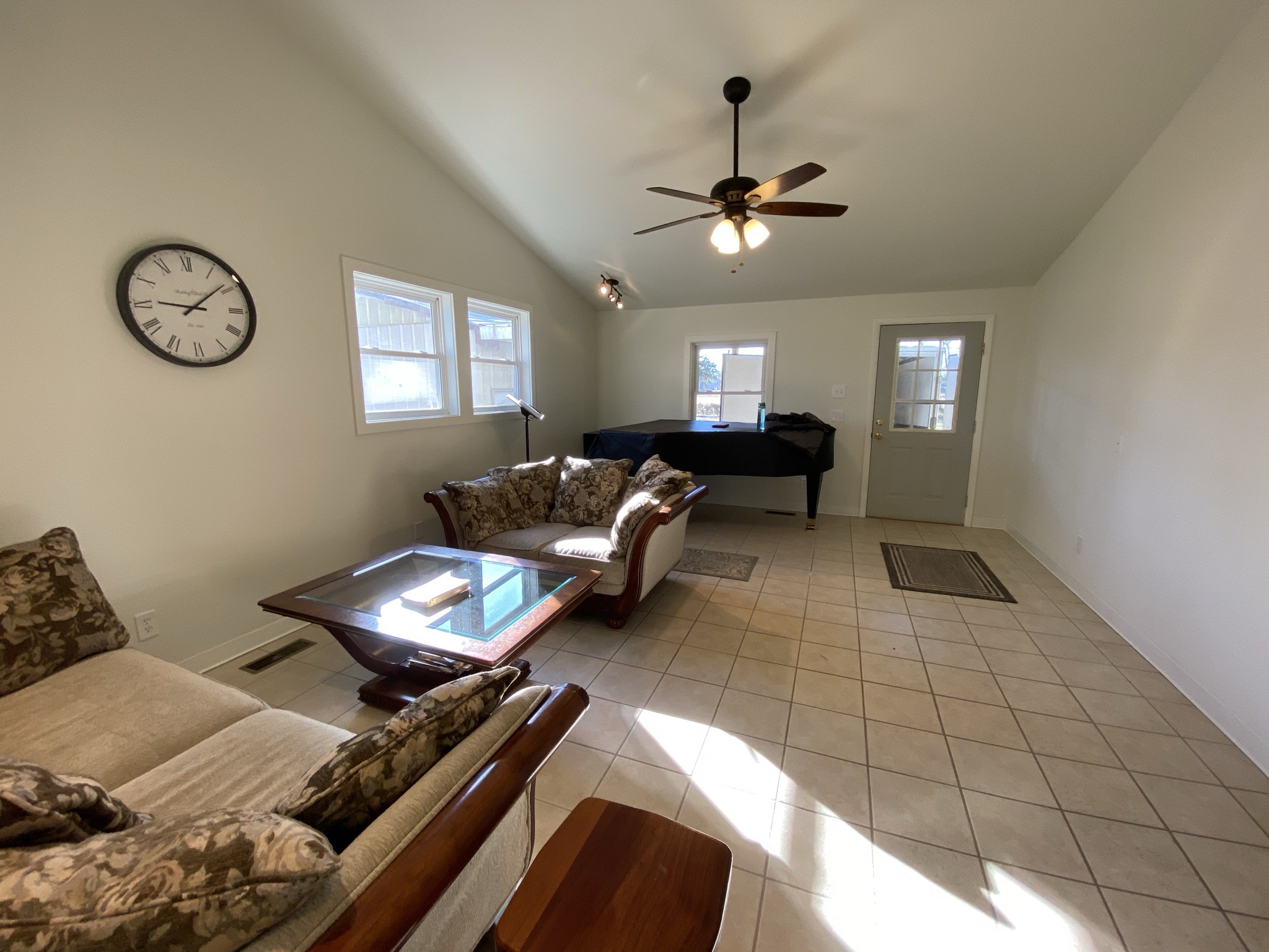 1747 Ivy Lake Road Morrison, TN 37357 - Photo 4 of 27 a living room with furniture and a window