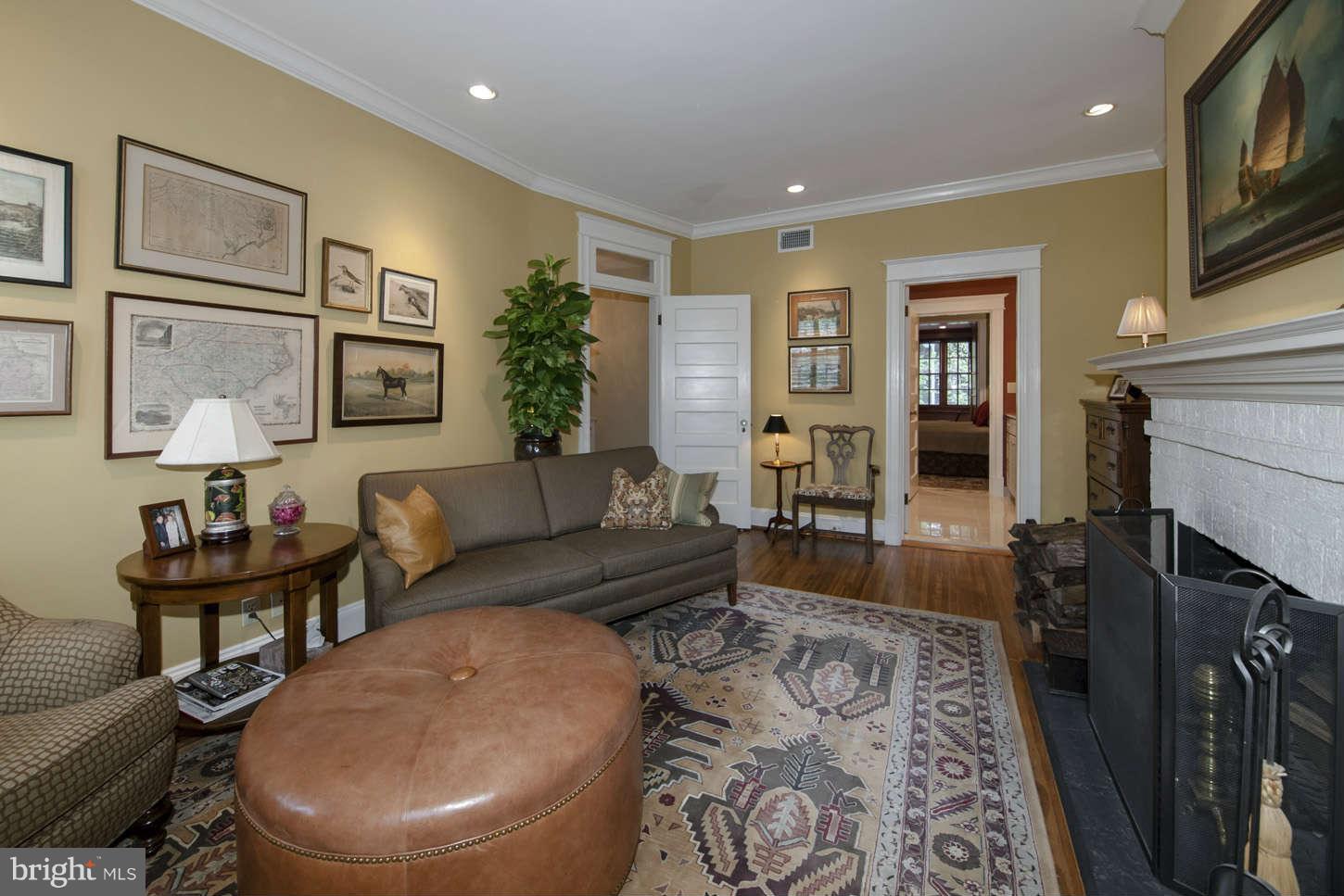 1920 Belmont Road Northwest Washington, DC 20009 - Photo 14 of 30 2nd Floor Family Room