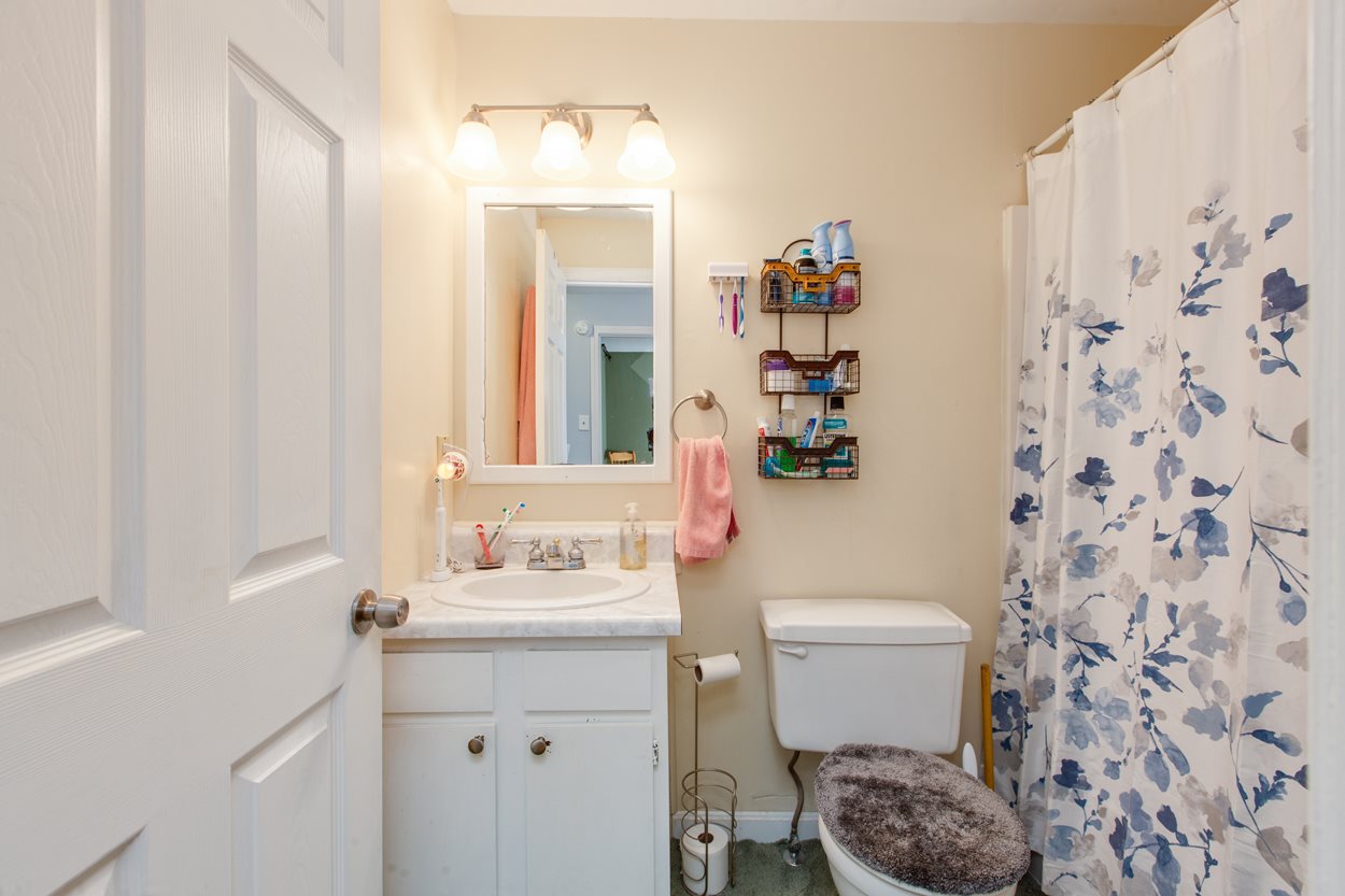 51 Scenic Drive, Unit R Derry, NH 03038 - Photo 22 of 29