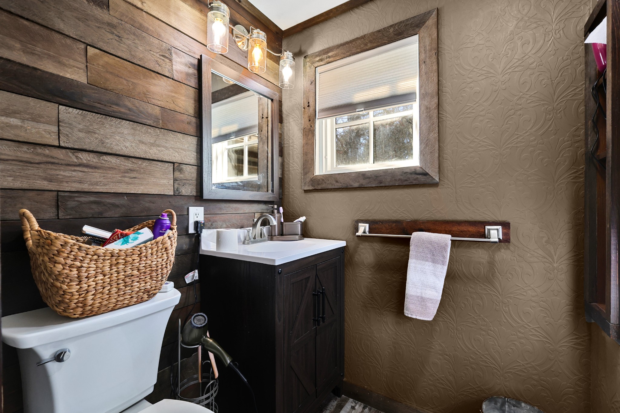 80 Woody Lane Springville, TN 38256 - Photo 16 of 31 a room with furniture and window