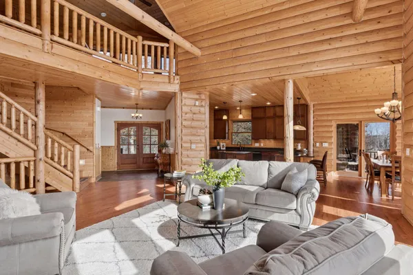 $1,100,000 | 1796 82nd Street, New Richmond, WI 54017