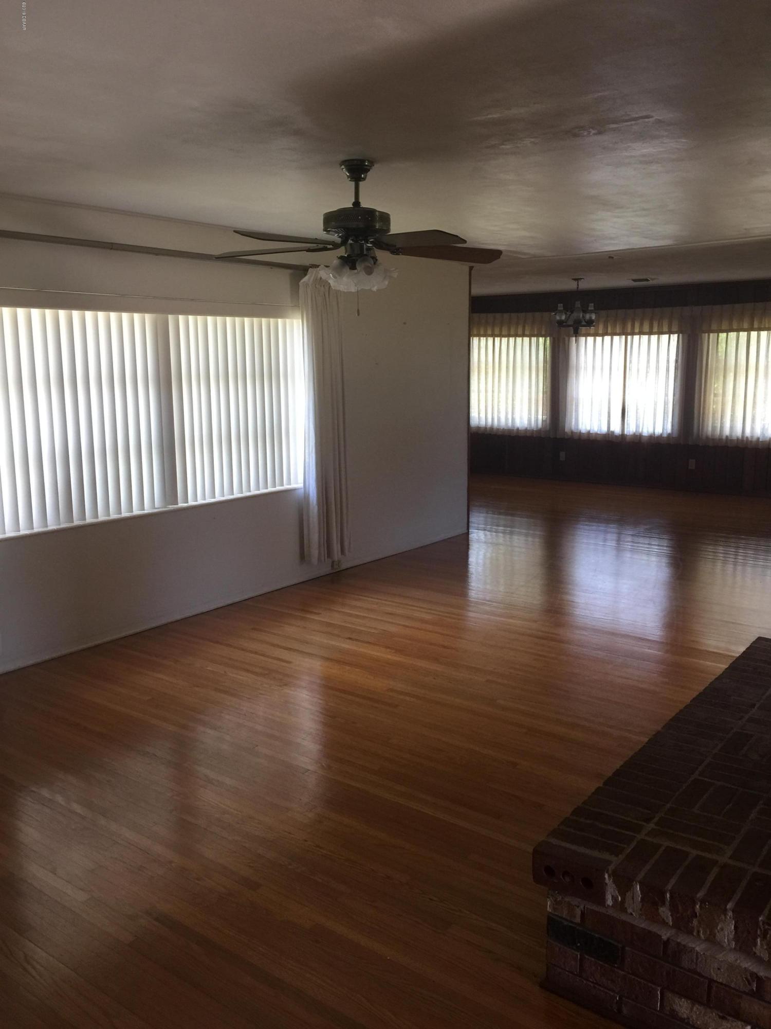 2943 North Shell Road DeLand, FL 32720 - Photo 4 of 28 Living Room
