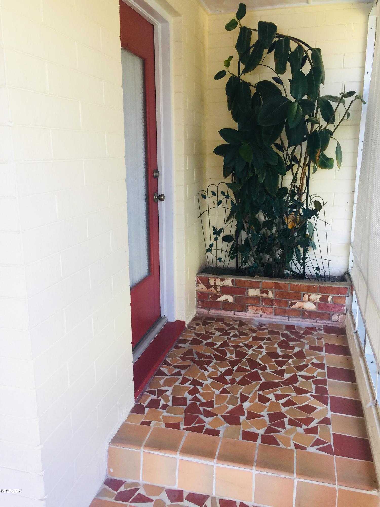 2943 North Shell Road DeLand, FL 32720 - Photo 8 of 28 Back Porch Entry