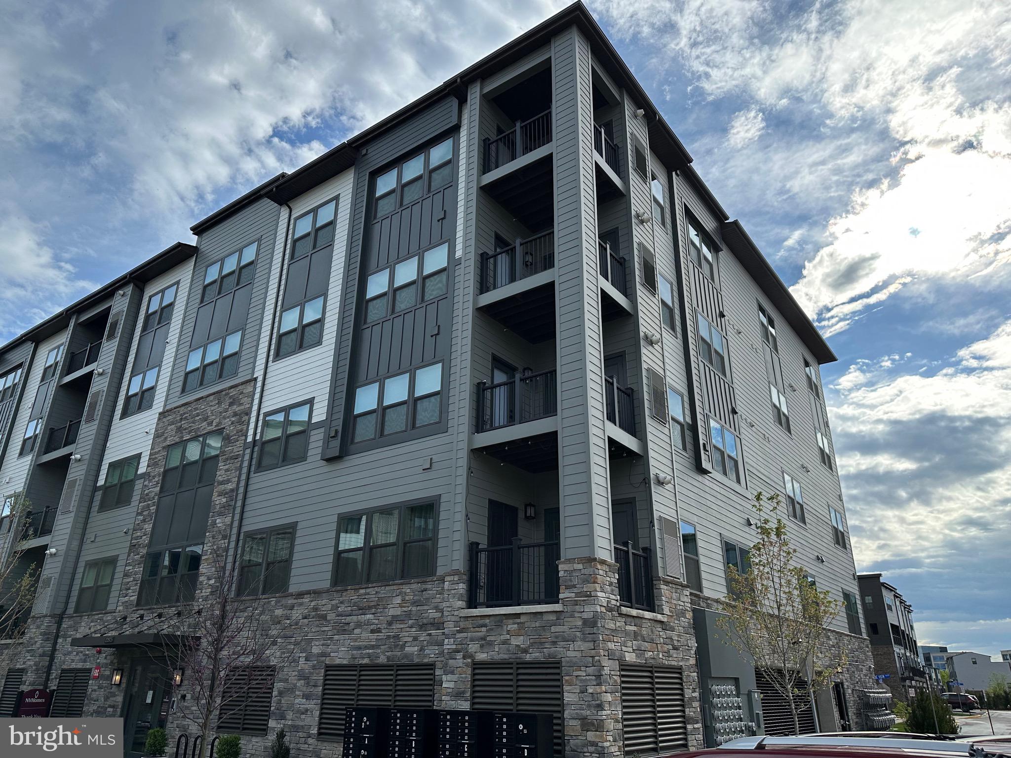 12875 Mosaic Pk Way, Unit 4E PH1, Herndon, VA 20171 Compass