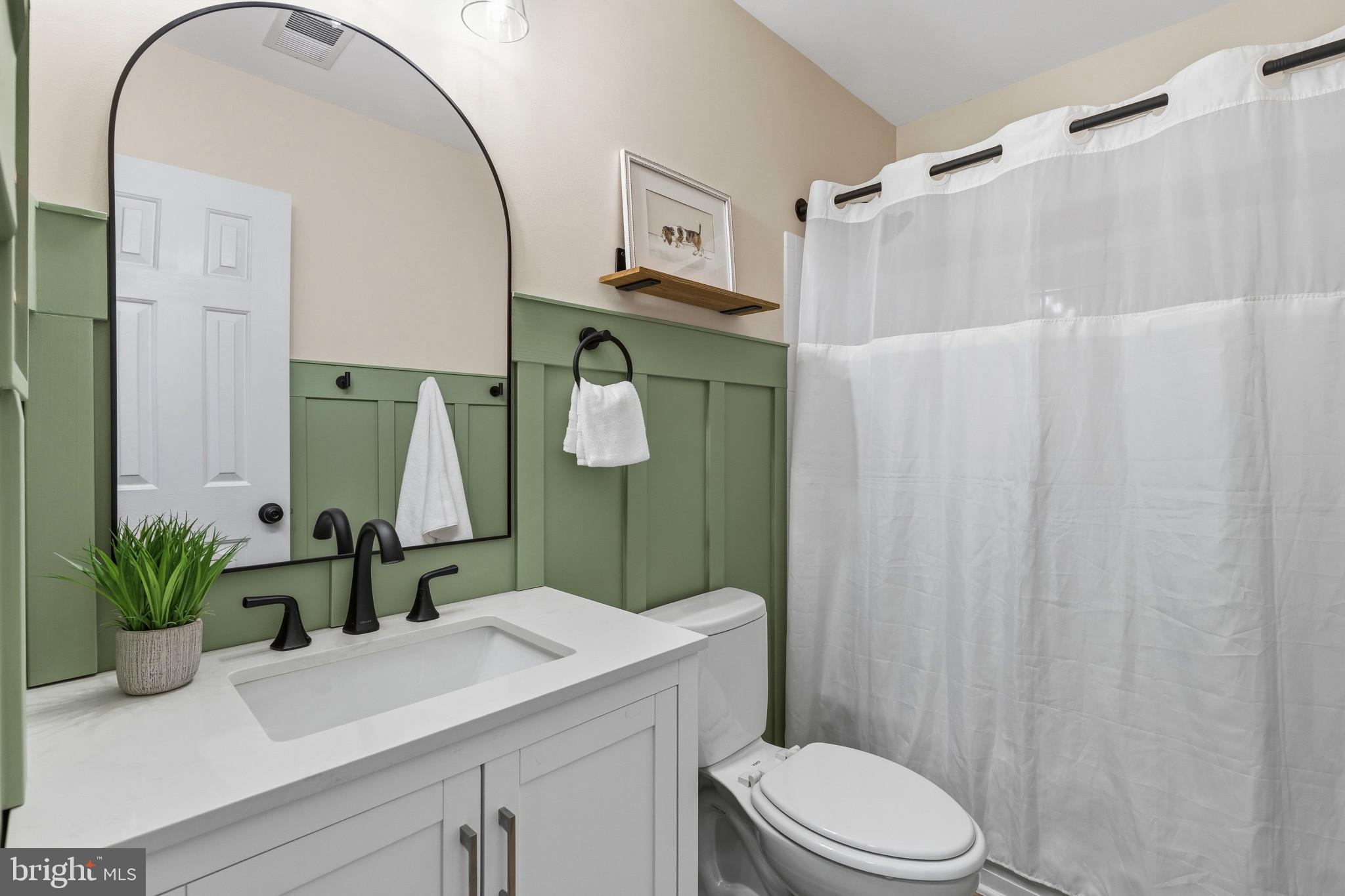 204 Tilden Way, Unit 204 Edgewater, MD 21037 - Photo 33 of 64 Hall bath recently updated