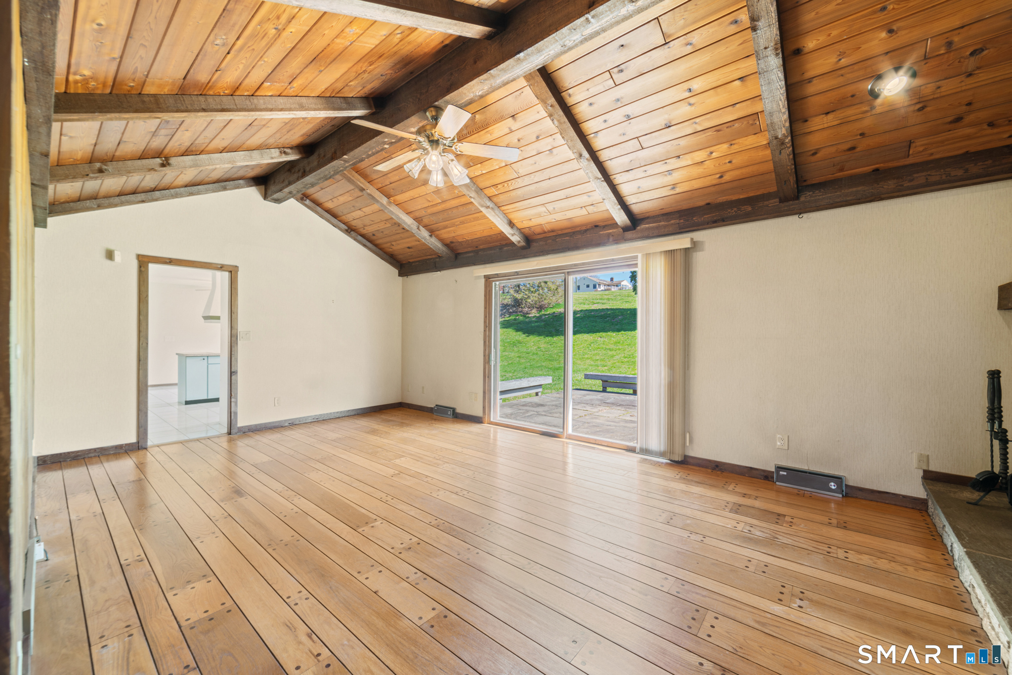 131 Sentinel Hill Road Derby, CT 06418 - Photo 13 of 40