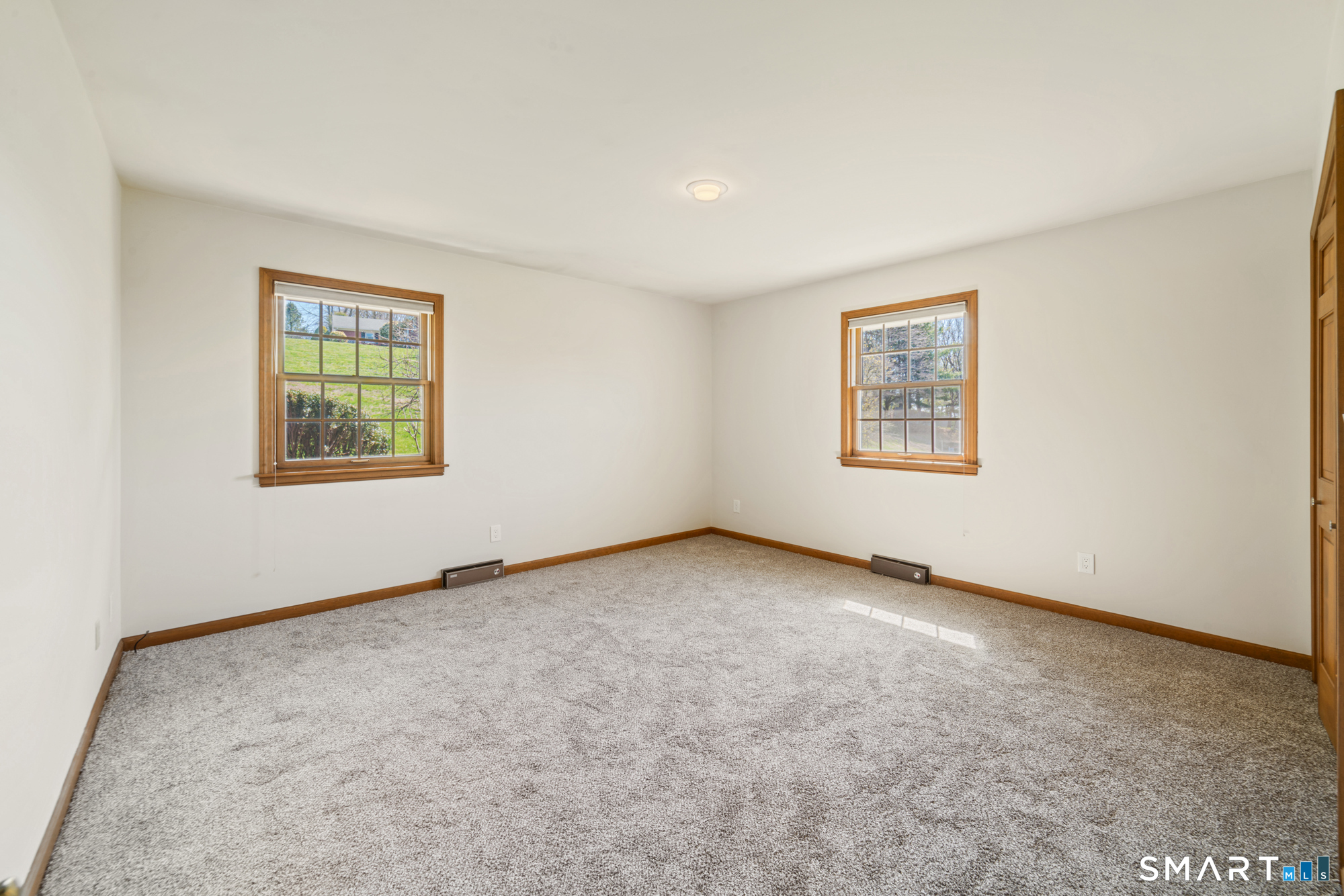 131 Sentinel Hill Road Derby, CT 06418 - Photo 18 of 40