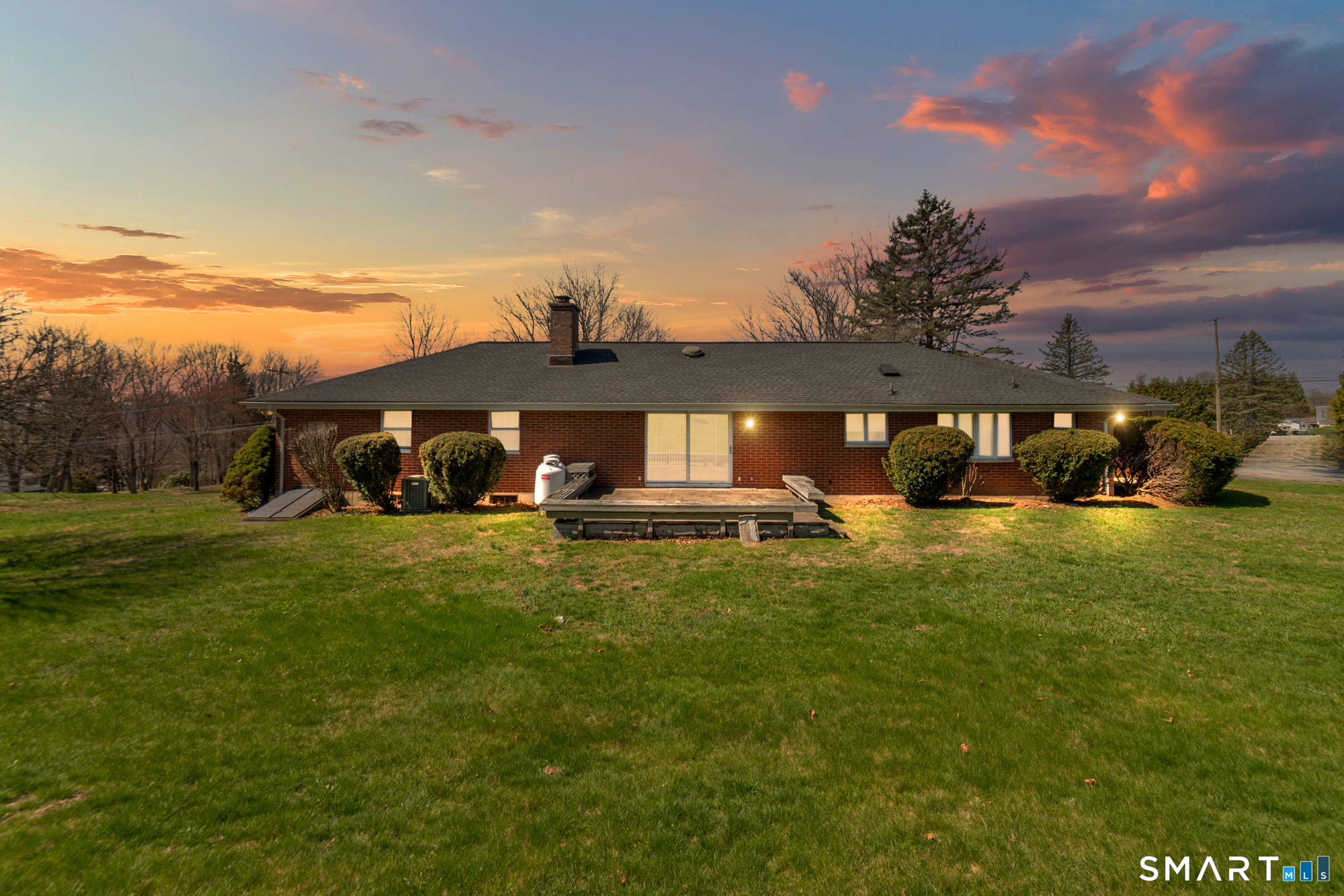 131 Sentinel Hill Road Derby, CT 06418 - Photo 2 of 40