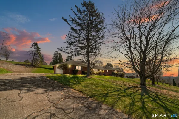 $519,000 | 131 Sentinel Hill Road, Derby, CT 06418
